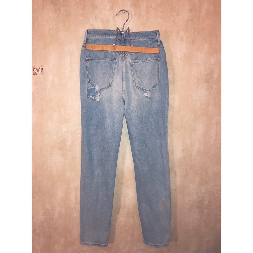 Urban Outfitters BDG Mom Jean Distressed - Picture 3 of 5